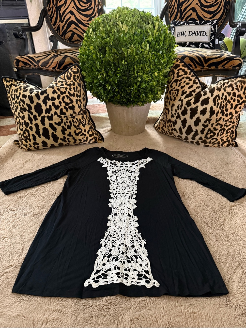 SOMA Women’s Large Black Tunic with White Crochet Front Panel Like new